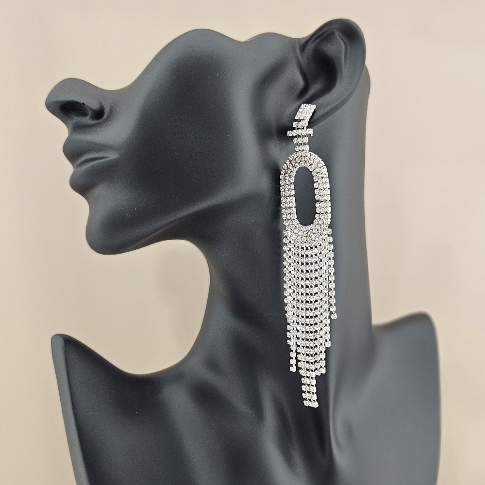 Retrofete Earring Initial Alphabet Earring Silver "O" Crystal Accents Glam Gift